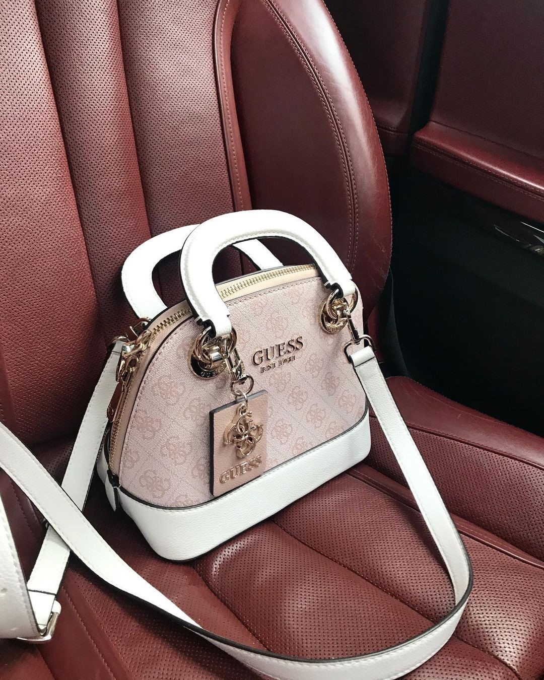再上陸で話題沸騰 Guess ゲス の魅力とは 再上陸で話題沸騰 Guess ゲス の魅力とは