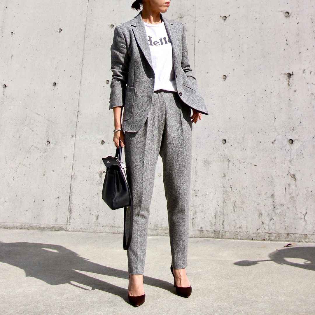 留める 留めない 女性用スーツのボタンマナー