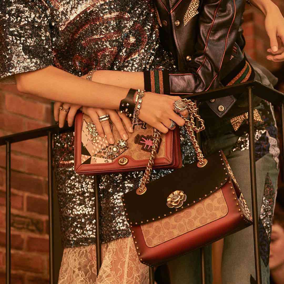 COACH（コーチ）屈指の人気シリーズ「シグネチャー」とは？